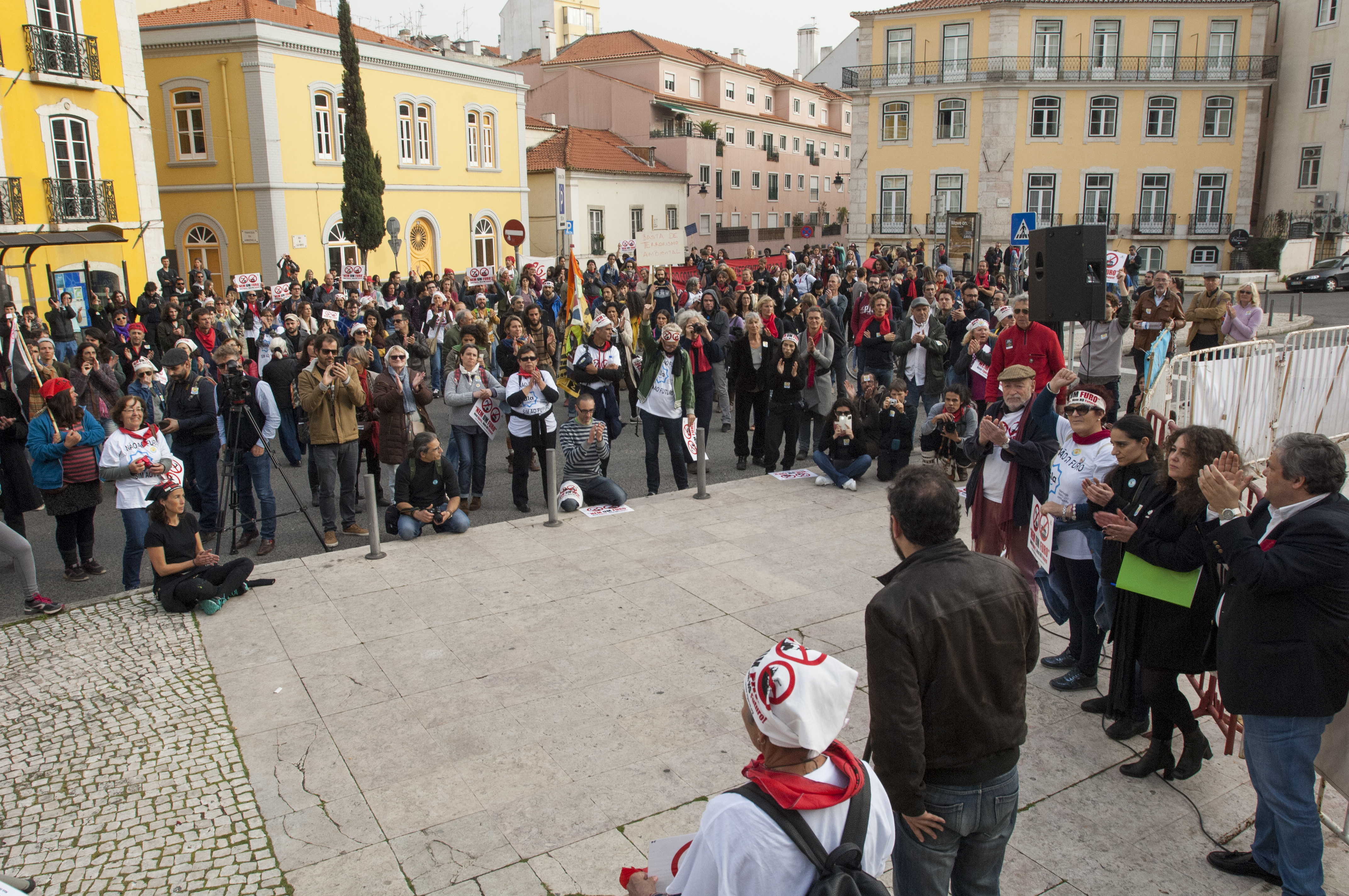 Demonstration in front of the Portuguese parliament in Lisbon, organized by ASMAA, February 23 2017