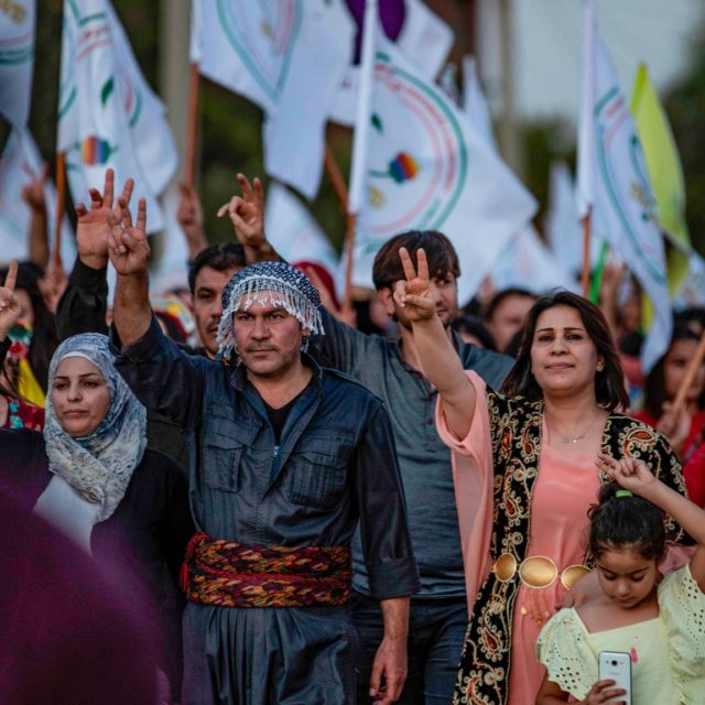 „Wir stehen in Solidarität mit Rojava, einem Beispiel für die Welt”
